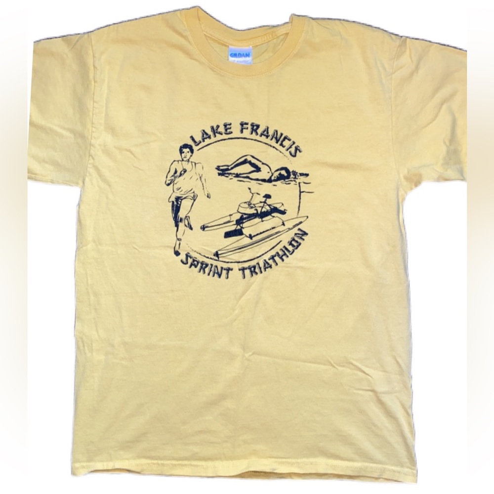 *VINTAGE* Yellow Graphic Gildan T-Shirt